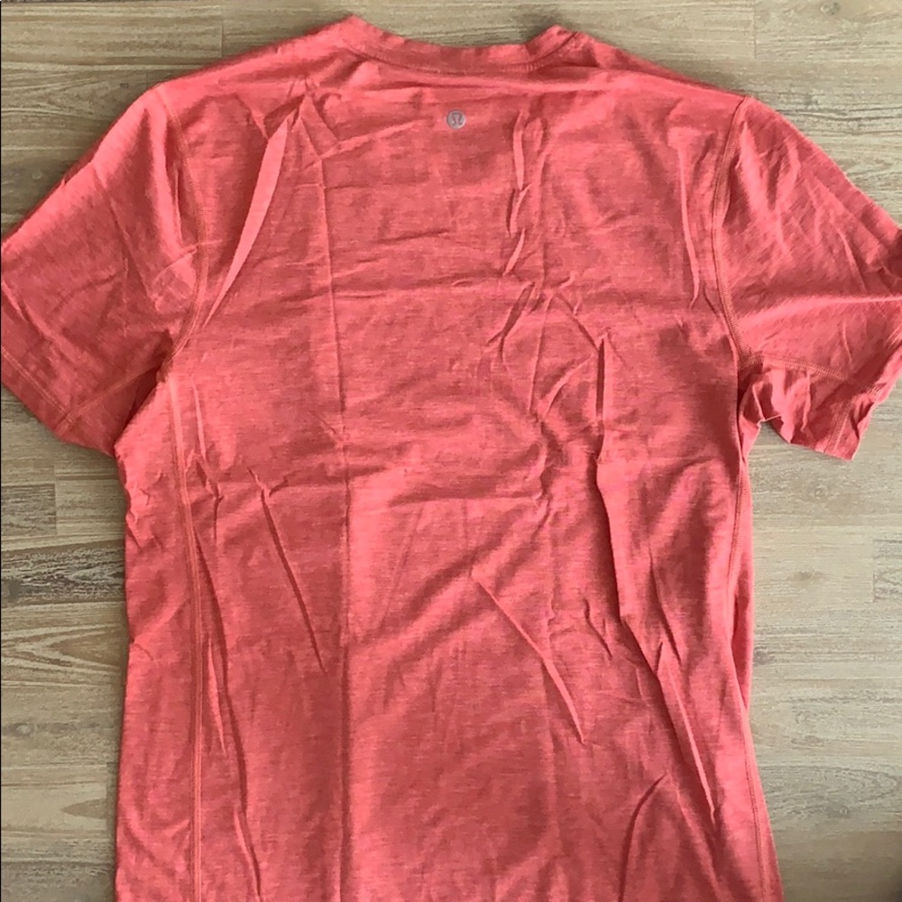 Lululemon t-shirt